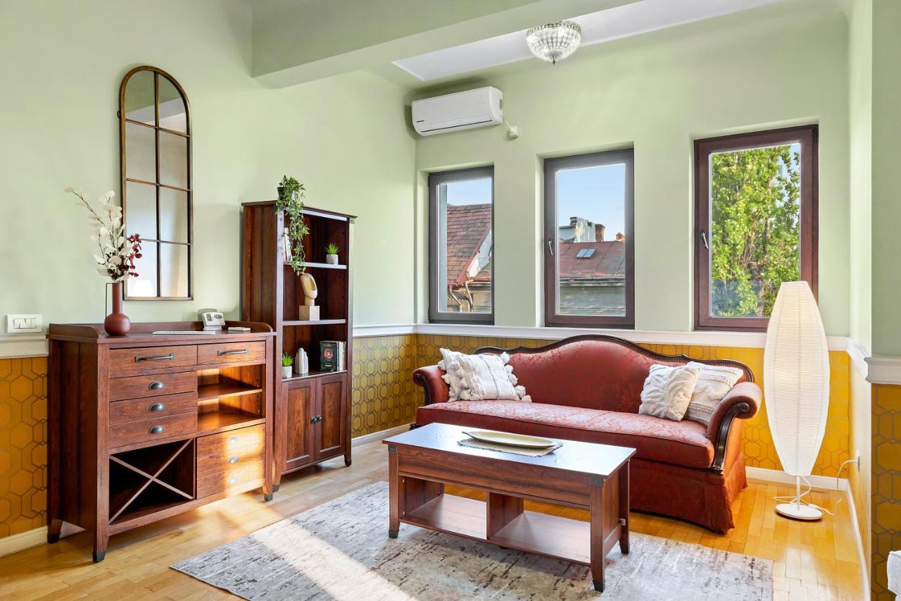 City Heart Retreat Elegant Apartment Бухарест Экстерьер фото