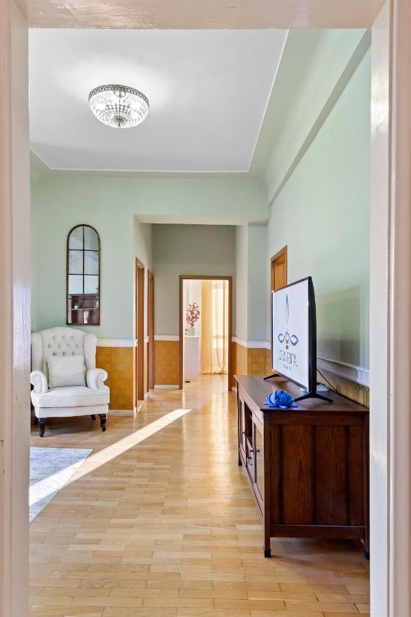City Heart Retreat Elegant Apartment Бухарест Экстерьер фото