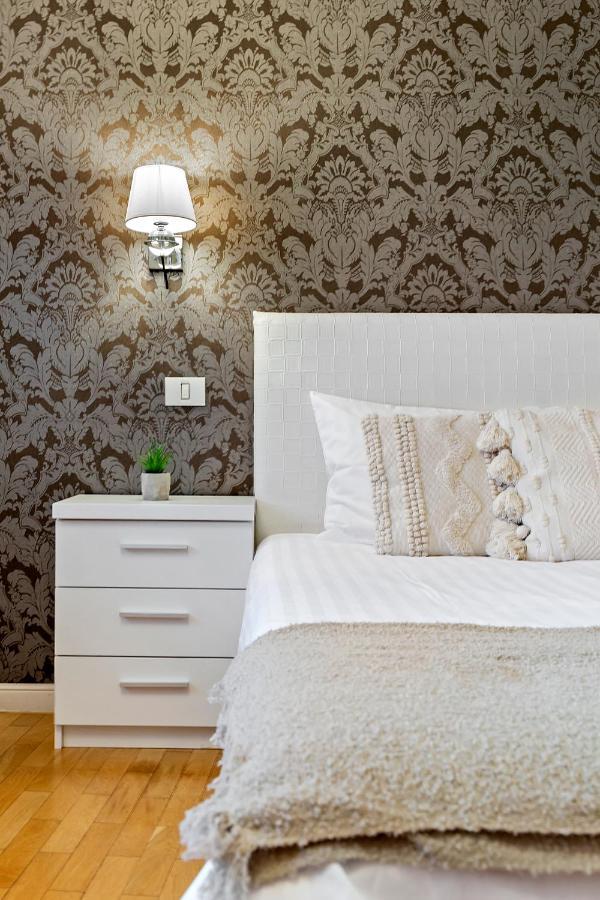 City Heart Retreat Elegant Apartment Бухарест Экстерьер фото