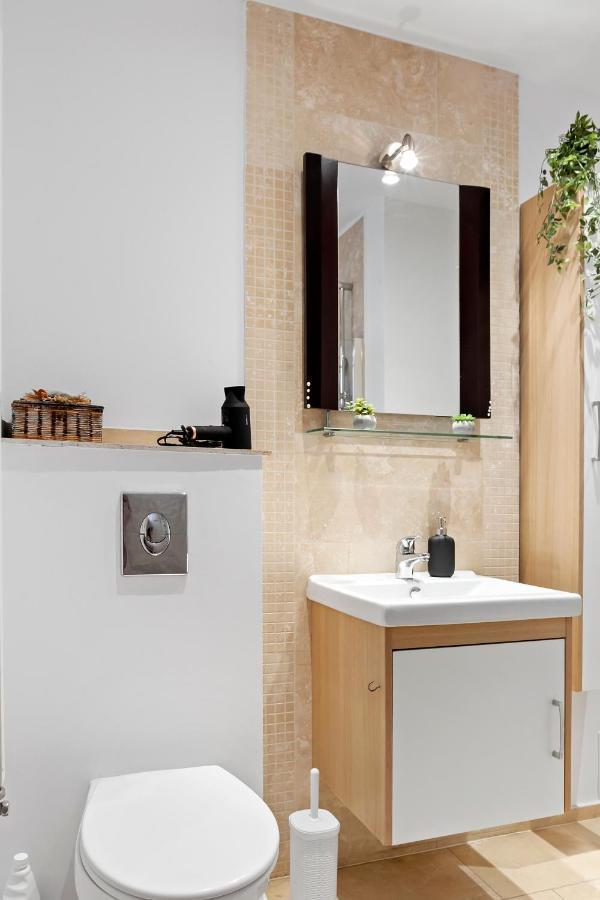 City Heart Retreat Elegant Apartment Бухарест Экстерьер фото